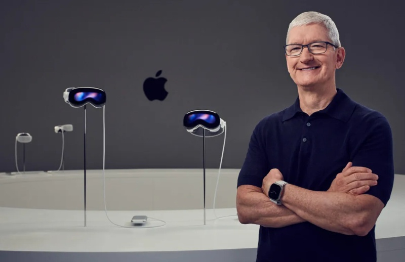 Tim Cook celebra os 50 anos da Apple, elogia os sucessos da empresa e menciona impostos sobre importação e sua aposentadoria