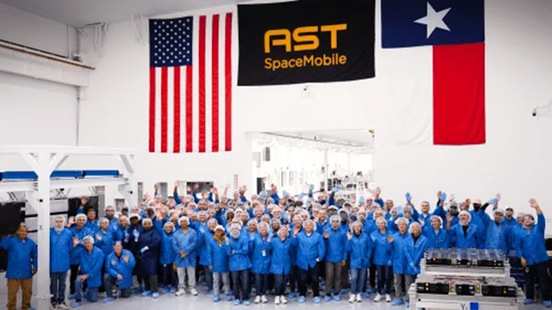 A AST SpaceMobile acelerou o internet via satélite para smartphones quase cinco vezes mais rápido