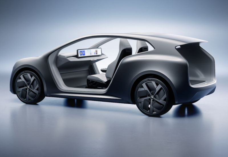 A Lucid revelou um conceito de táxi autônomo para competir com o Tesla CyberCab, entre outras inovações