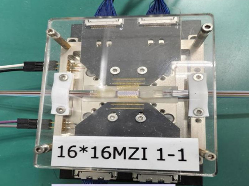 Cientistas chineses fazem robôs pensar instantaneamente, acelerando o desenvolvimento da fotônica de silício