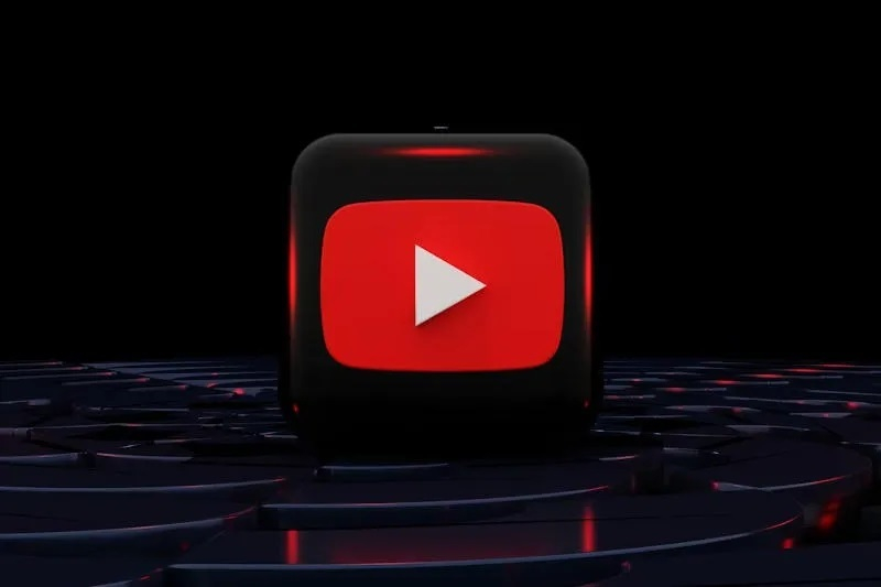 O reprodutor web do YouTube começou a travar, consumindo gigabytes de RAM.