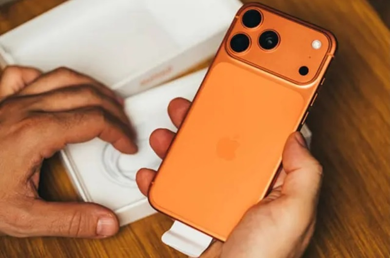 O lançamento das vendas do iPhone 17 na China impulsionado pela escolha bem-sucedida da cor laranja
