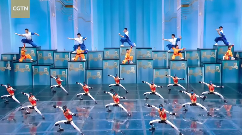 A China demonstrou robôs humanoides no principal show de Ano Novo, exibindo suas habilidades em kung-fu.