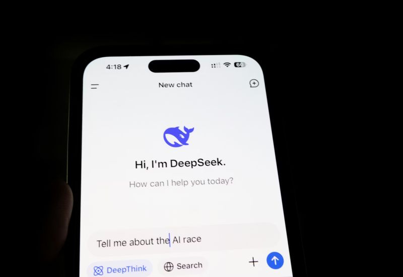 A Anthropic acusa três empresas chinesas de “destilação” de seus modelos de IA