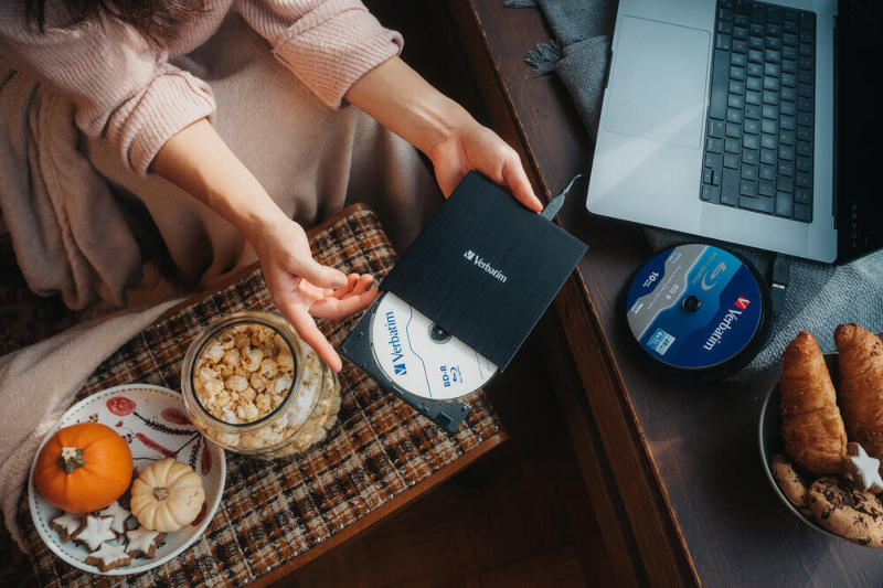 Os dados I‑O e Verbatim garantem a continuidade da produção de unidades de reprodução e discos Blu‑ray