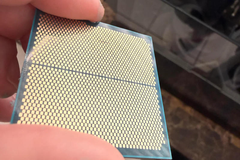 A atualização do BIOS revelou-se inútil: o Ryzen 7 9800X3D continua falhando nas placas-mãe ASRock