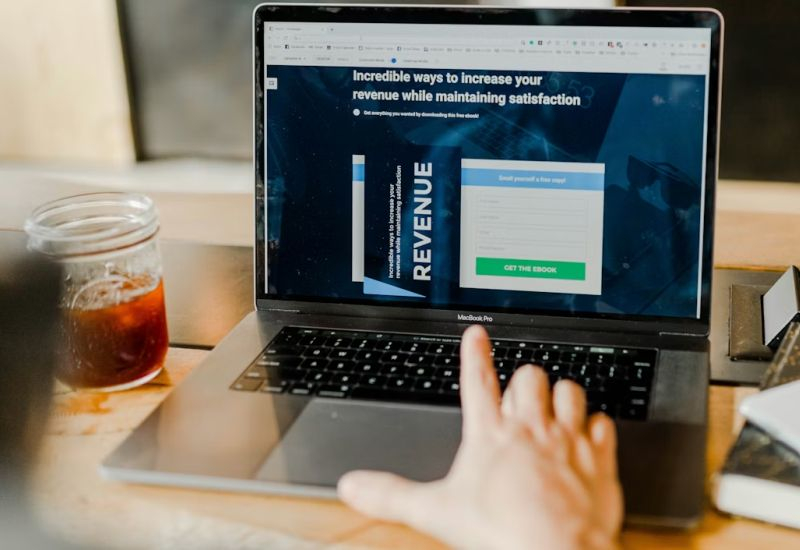 Aplicativos de IA geram mais receita no lançamento do que os tradicionais, mas a retenção de usuários cai rapidamente