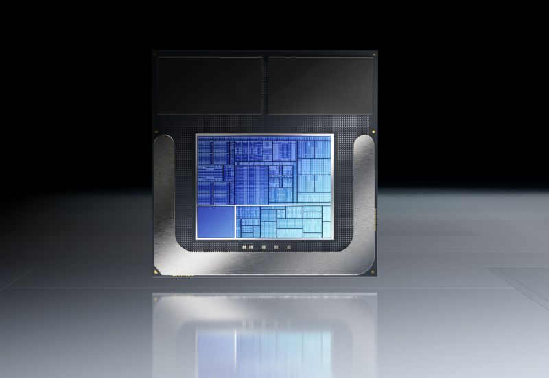 A Intel será forçada este ano a aumentar a produção de chips de 10 nm devido à escassez de microchips.