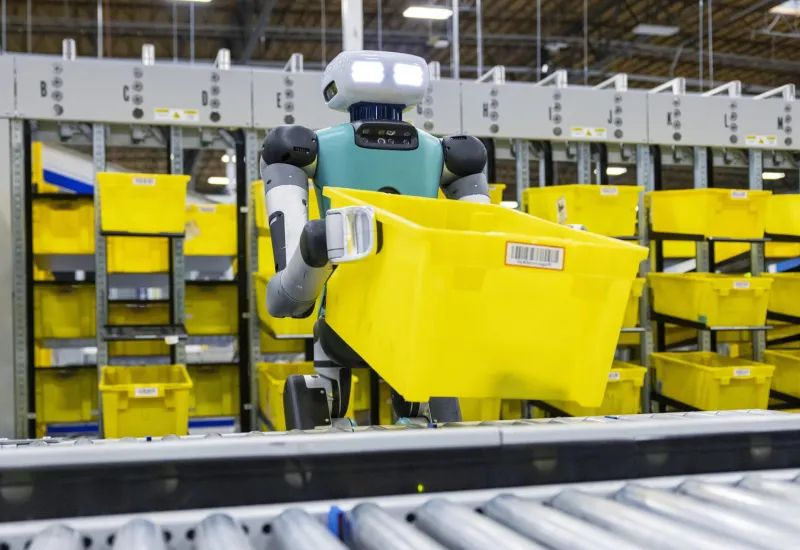 A Toyota trouxe uma família de robôs humanoides Agility Digit para a produção do RAV4