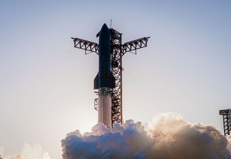 A SpaceX planeja captar quase 25 % do seu capital por meio de um IPO, atraindo recursos de investidores privados.