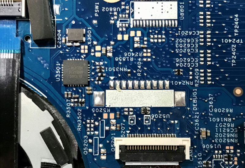 O material para fabricação de placas de circuito impresso ficou em falta devido aos conflitos militares no Oriente Médio