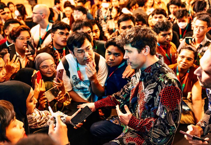 Nos EUA prenderam um homem que supostamente planejava incendiar a casa de Sam Altman da OpenAI.