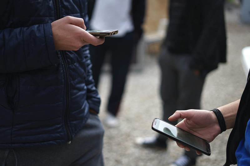 A maioria dos jovens australianos continua a usar as redes sociais, apesar das restrições