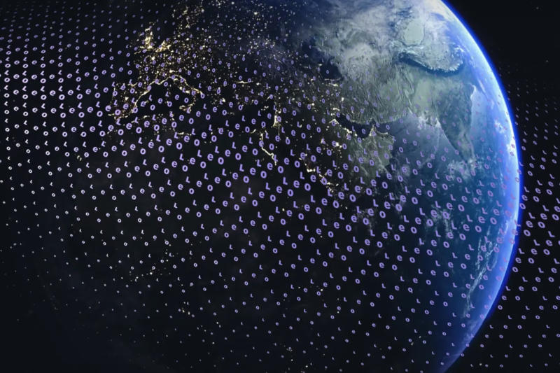 Amazon Leo enfrenta o Starlink, oferecendo uma rede para antenas externas.