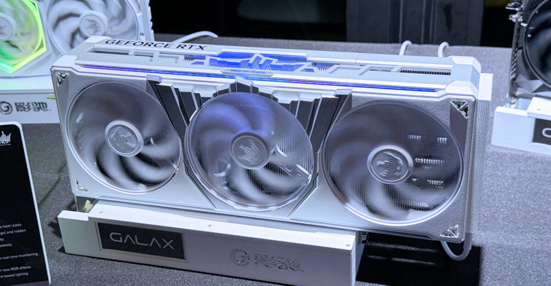 A Galax apresentou o conceito GeForce RTX 6090 Hall of Fame com quatro ventiladores e cristais Swarovski