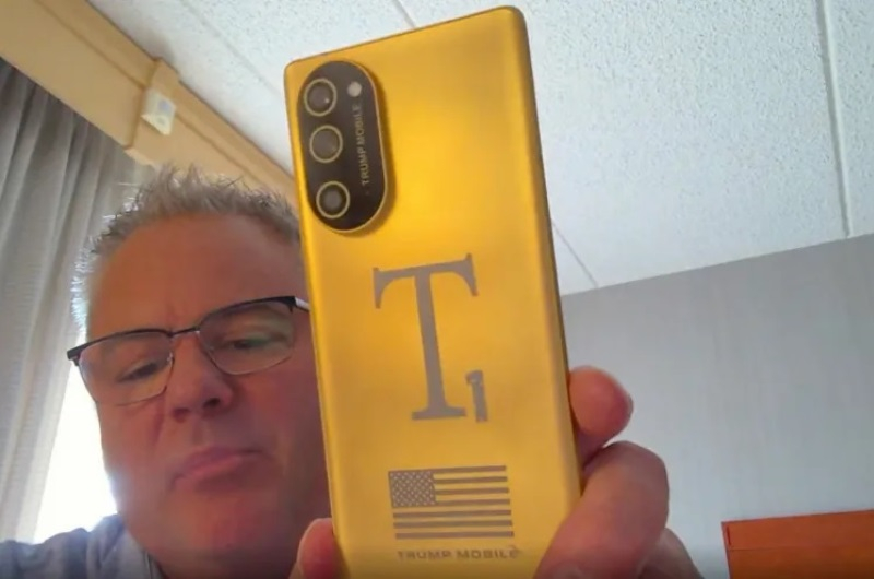 A Trump Mobile apresentou um novo design do smartphone T1 Phone e explicou as razões para o atraso de seu lançamento