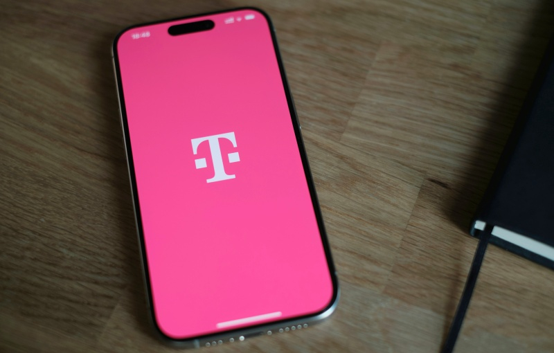 A T-Mobile implementará a tradução de chamadas em tempo real com IA para mais de 50 idiomas, sem exigir aplicativos de terceiros.
