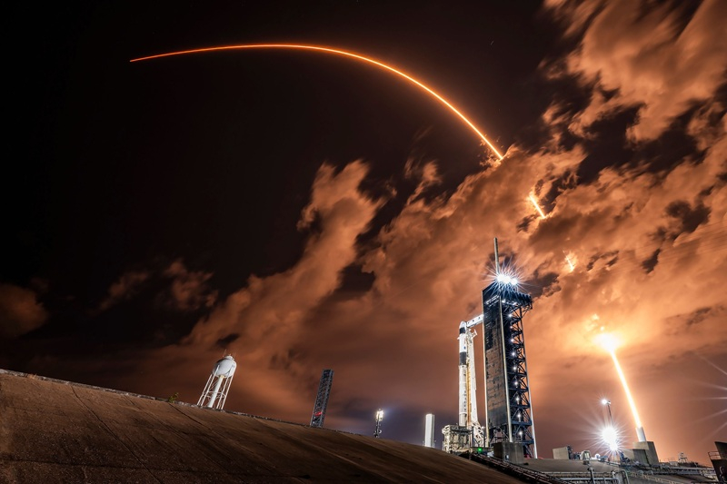 A reguladora FCC criticou a Amazon: primeiro lance seus próprios satélites e depois reclame da SpaceX.