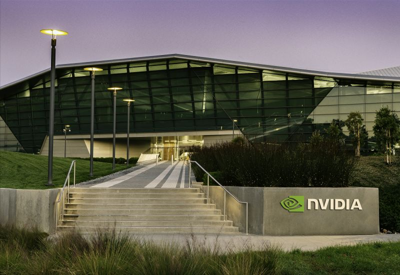 As obrigações de compra de produtos da Nvidia aumentaram seis vezes para US$ 95 bilhões, o que pode causar dificuldades se a demanda cair drasticamente.