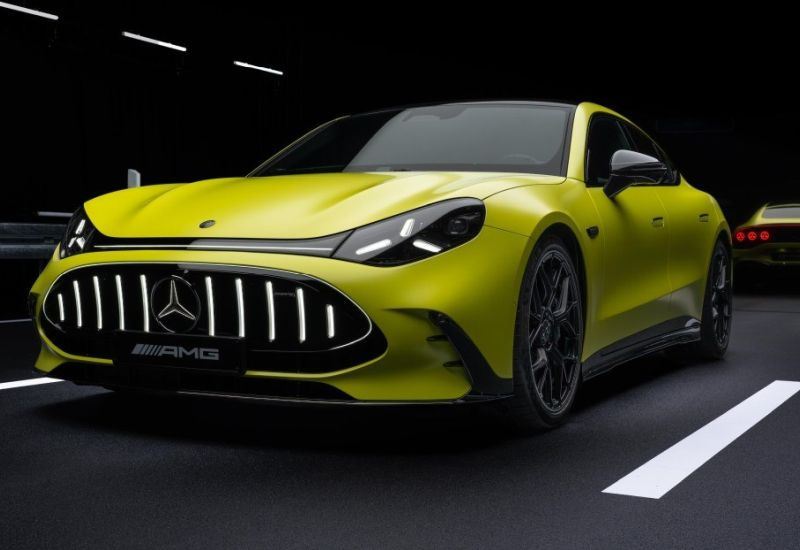 A Mercedes‑Benz debutou o AMG GT — um coupe esportivo elétrico que acelera de 0 a 100 km/h em duas segundos