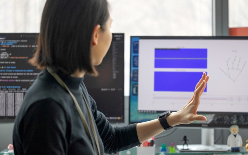 Os pesquisadores usaram IA para transformar um smartwatch comum em um dispositivo de medição precisa dos movimentos da mão