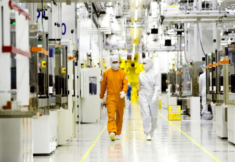 O mercado mundial de semicondutores pode crescer até US$ 1,5 trilhão devido à escassez de memória.